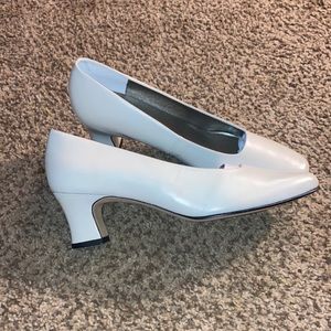 Ros Hommerson beige 10M pumps new without tags